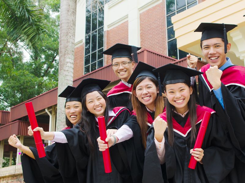 Những cử nhân Công nghệ thông tin là người tiếp tục phát triển lĩnh vực quan trọng này