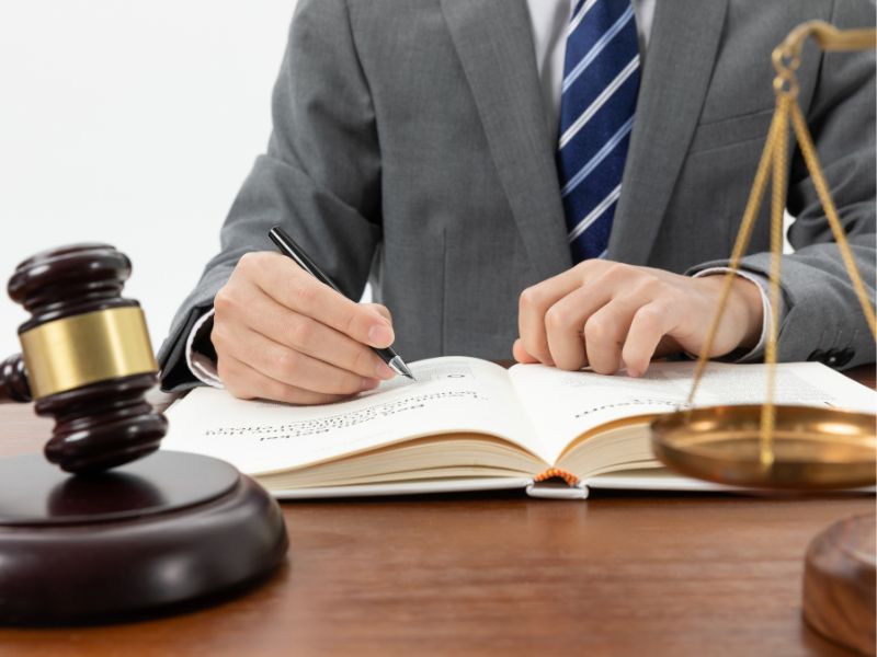 Cơ hội nghề nghiệp của từng chuyên ngành Luật Học luật ra làm gì? Cơ hội nghề nghiệp của từng chuyên ngành Luật