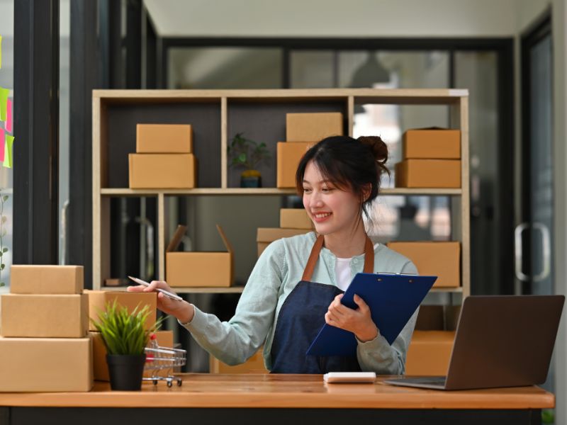 Mức lương ngành Thương mại điện tử