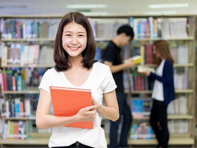 Nên chọn Logistics hay Thương mại điện tử