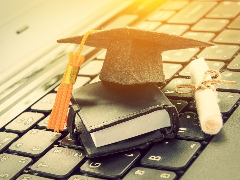 Học ngành Luật từ xa thuận tiện, linh hoạt