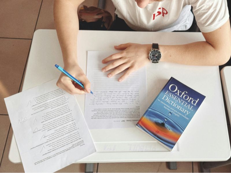 Học ngành Ngôn ngữ Anh là học những gì? Chương trình chi tiết