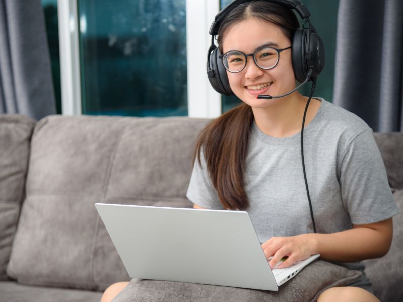 Đại học từ xa có bằng chính quy không? Bằng đại học từ xa được công nhận giá trị về mặt pháp lý, tương đương các hệ đào tạo khác