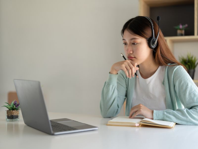 Đại học từ xa là gì? Đại học từ xa được công nhận bởi Bộ Giáo dục và Đào tạo, tương đương hệ chính quy