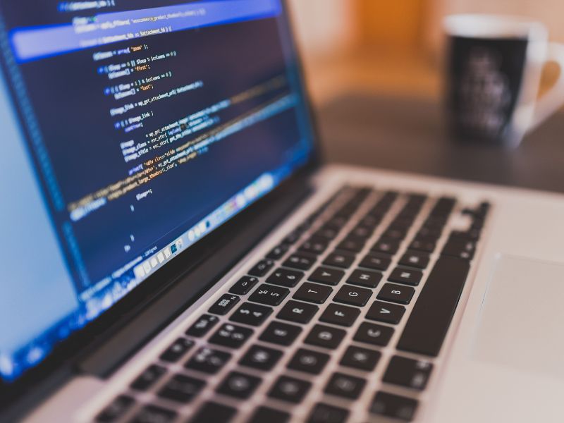 Học Công nghệ thông tin online hiện nay đang là xu hướng 