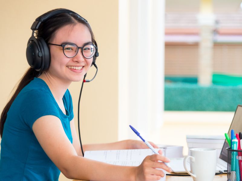 Người học không chỉ được học kiến thức mà còn được bồi dưỡng những kỹ năng cần thiết