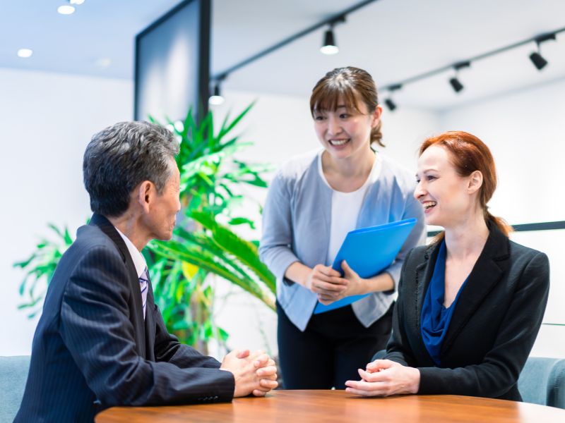 Học Ngôn ngữ Anh ra làm gì? Cơ hội nghề nghiệp và thu nhập