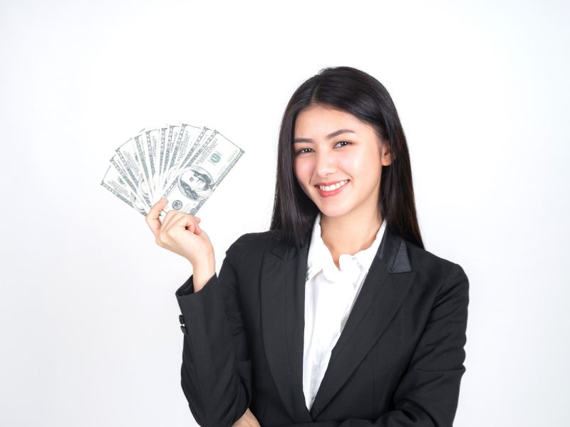 Mức lương trung bình của ngành Quản trị Kinh doanh hiện nay?