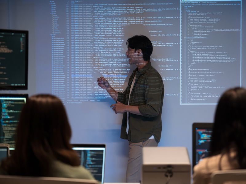 Nên học ngành gì trong Công nghệ thông tin để thành công?