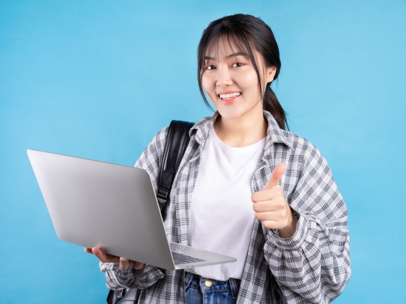 Nữ học Công nghệ thông tin ra làm gì? Con gái có nên chọn?