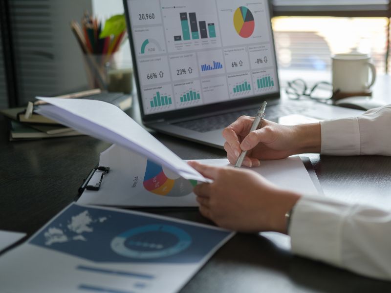 Quản trị Kinh doanh đào tạo về cách tổ chức, điều hành, quản lý hoạt động của doanh nghiệp, tổ chức Quản trị Kinh doanh là gì? Quản trị Kinh doanh đào tạo về cách tổ chức, điều hành, quản lý hoạt động của doanh nghiệp, tổ chức