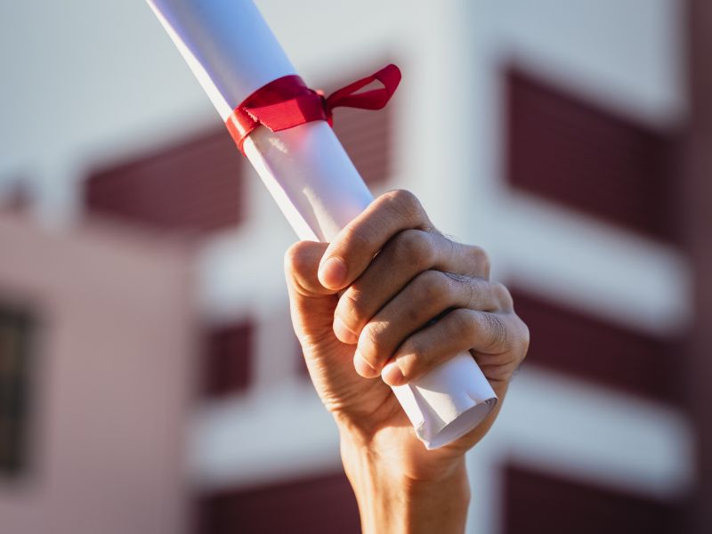 Chương trình văn bằng 2 Ngôn ngữ Anh tập trung vào học phần chuyên sâu và ứng dụng