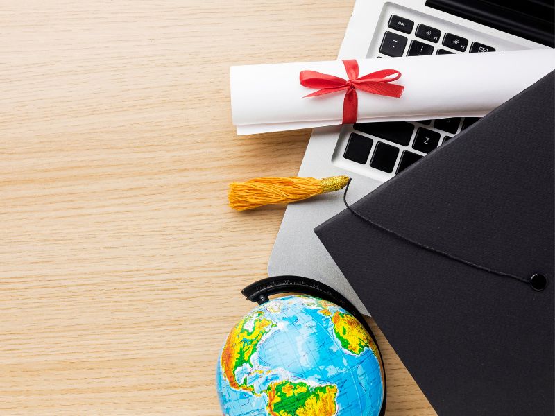 Cơ hội làm việc rộng mở dành cho người học  văn bằng 2 Ngôn ngữ Anh