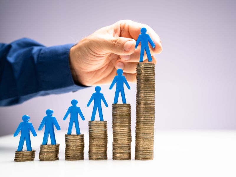 Thống kê mức lương CNTT từ xa theo trình độ và vị trí công việc