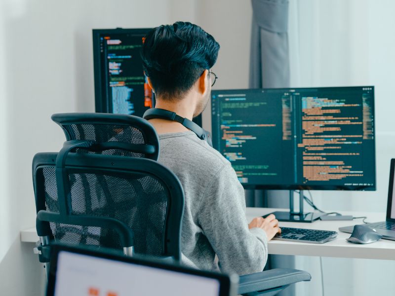 Lập trình viên là vị trí việc làm phổ biến nhất, được nhiều người lựa chọn Lập trình viên là vị trí việc làm phổ biến nhất, được nhiều người lựa chọn