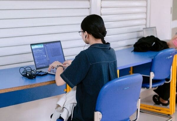 dai-hoc-tu-xa-nganh-ngon-ngu-anh-1