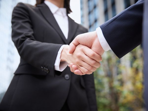 chuyen-nganh-ngon-ngu-anh-tu-xa-hot-2026-4