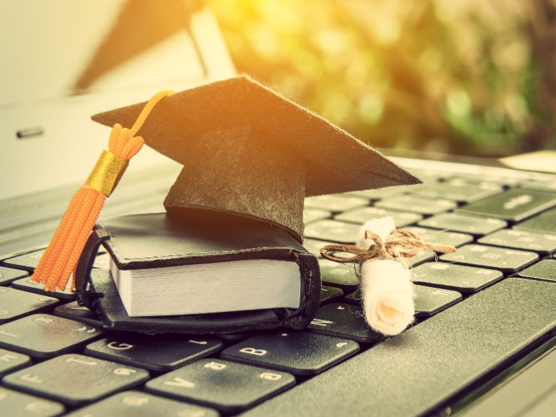 dai-hoc-tu-xa-nganh-quan-tri-kinh-doanh-4