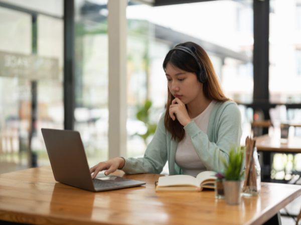 loi-ich-hoc-dai-hoc-tu-xa-ngon-ngu-anh-2