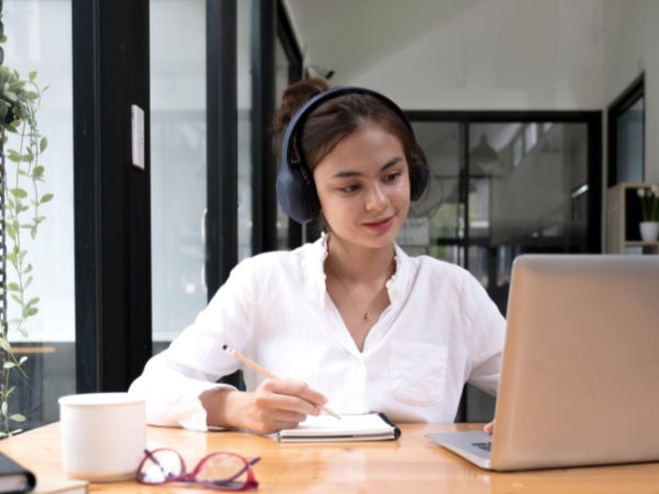 muc-luong-ngon-ngu-anh-tu-xa-2